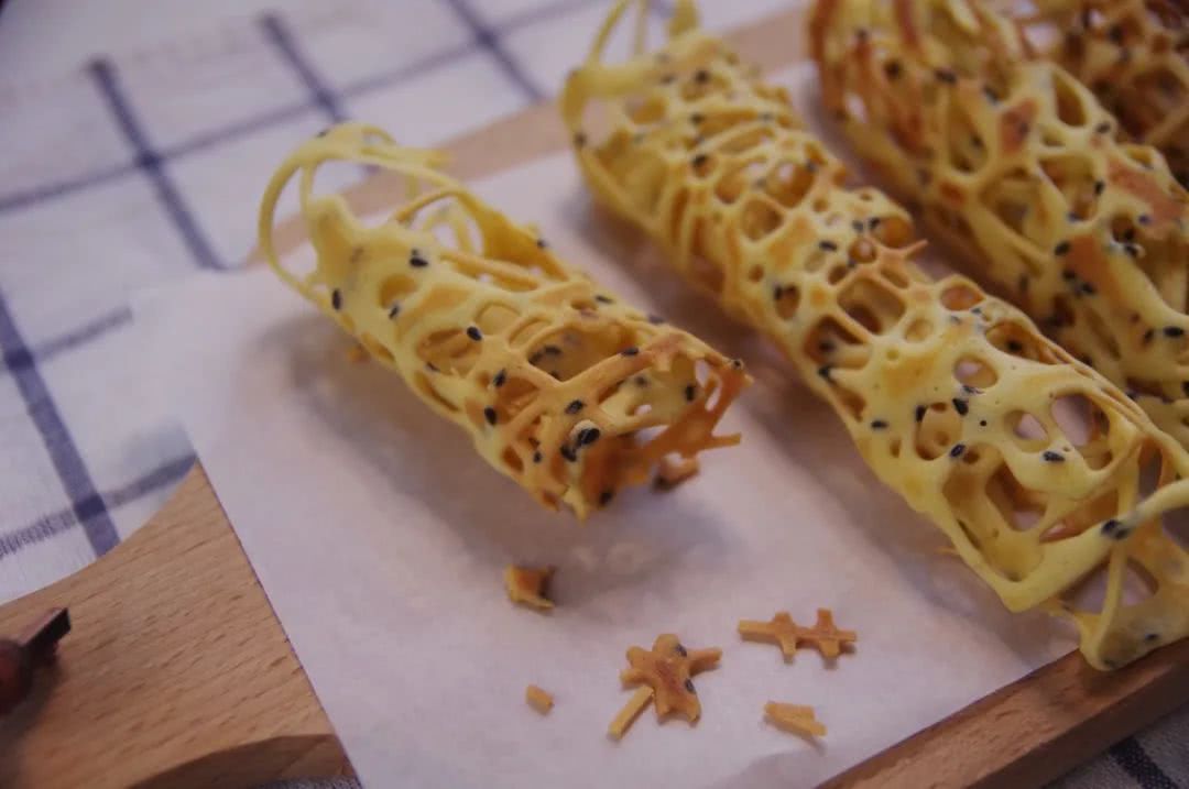 酥到掉渣的蛋卷,其实用平底锅就能做!