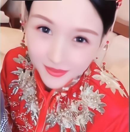 婚礼现场|化妆间里的“新娘”火了,抬头一瞬惊艳网友