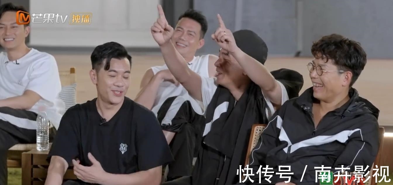 曲目|《披荆斩棘》竞拍曲目，火药味十足，陈小春赵文卓，言语针锋相对