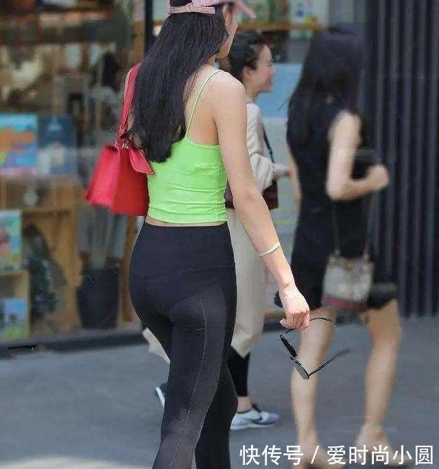 瑜伽裤 潮流有新意的瑜伽裤装扮让气质满满呈现,不用多花心思,傲娇迷人!