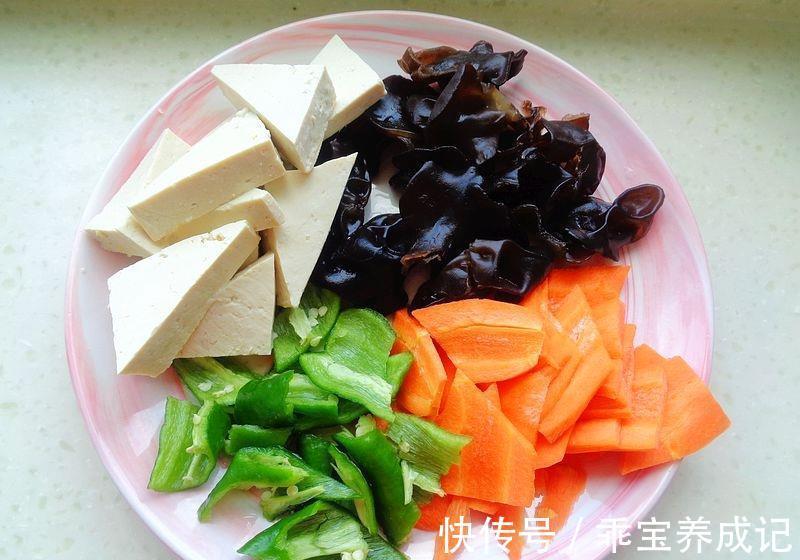 胡萝卜片|晚餐这样吃,有荤有素不油腻,健康低脂还好吃