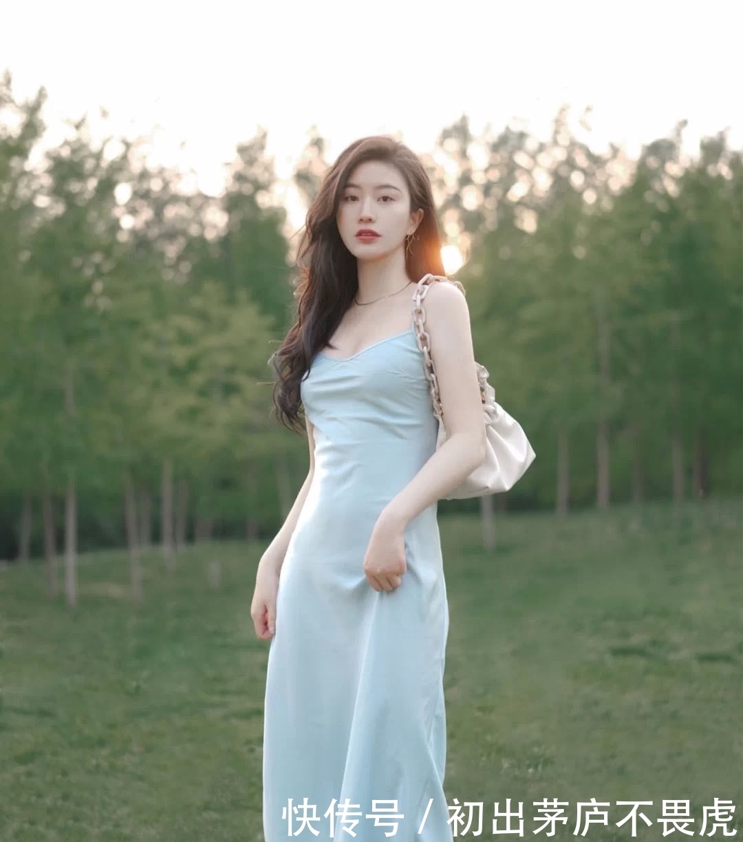 女性|法式复古裙装,轻松勾勒优雅气质,彰显女性魅力