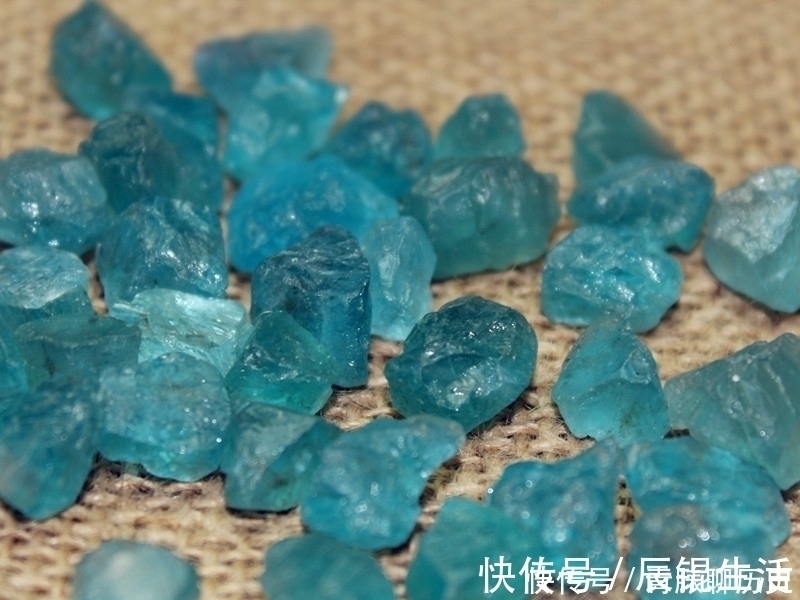 宝石&这几种宝石物美价廉，物超所值，色泽赏心悦目，晶莹剔透