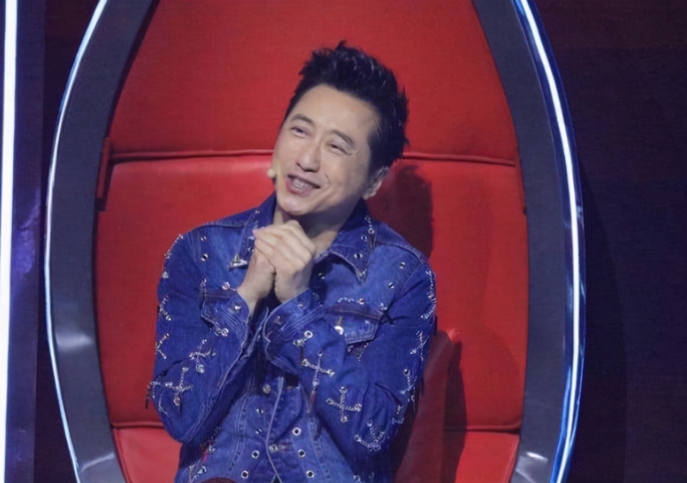 74岁参加“中国好声音”,四位导师无一转身,庾澄庆:我们不配