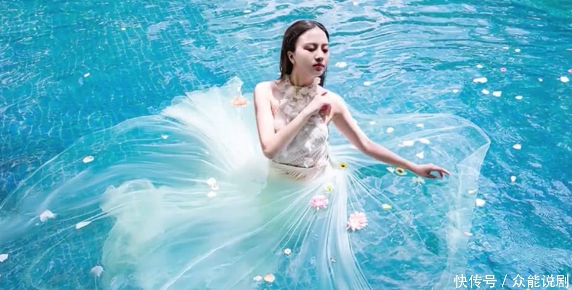 小姐姐|奇闻:新娘大冬天去泳池拍婚纱照,嘴唇发紫,瞧成片觉得值