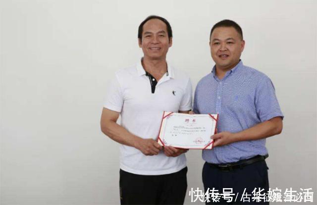 倚天剑|铸剑师郑国荣:第一把剑拍卖两万,第2把陨铁铸造,第3把赠金庸