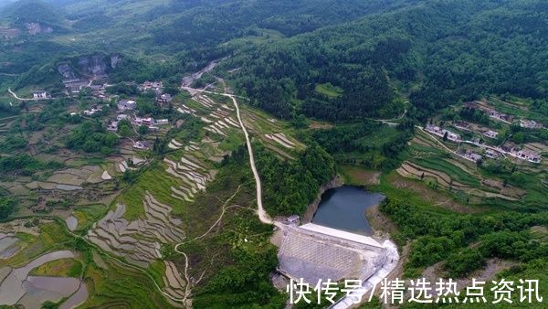 生机镇|贵州毕节：生机镇焕发“生机”稻田景色如画美