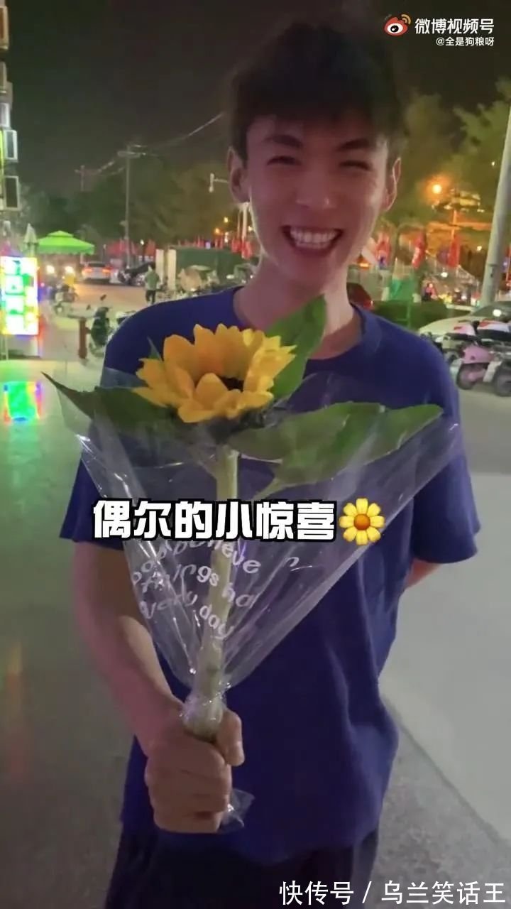 女朋友|開著自家的「公交車」跟女朋友約會是什么體驗(yàn)?原來電影里的情節(jié)不是騙人的……