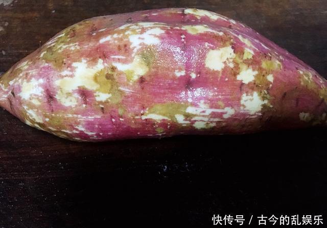 超好|家里又开始囤红薯了,吃腻了蒸煮,试一试黑椒烤红薯,味道超好