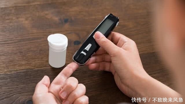 晚上睡觉时,身体一旦有这5种变化,说明你的血糖已“超标”!