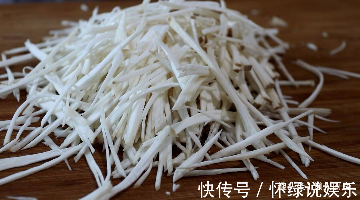 椒盐杏鲍菇|教你杏鲍菇的简单做法,只用两种调味料就搞定,咸香酥脆