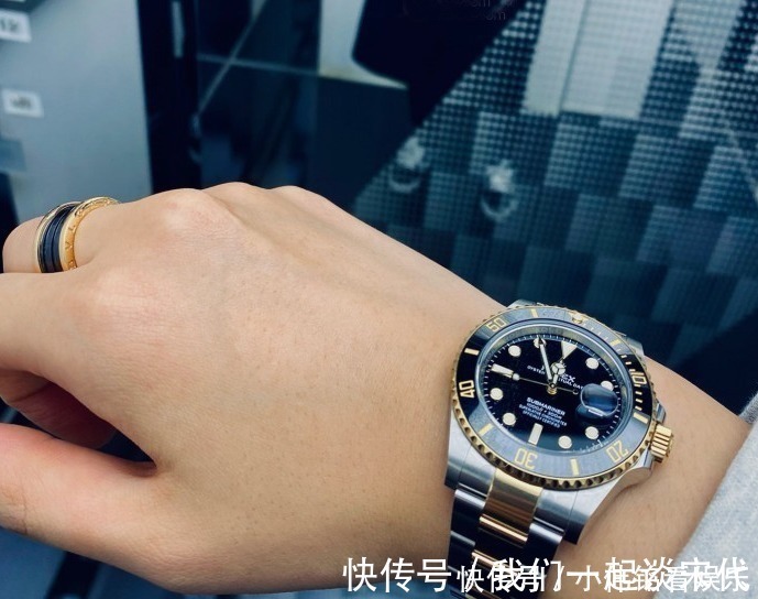 梭子鱼|十万左右,性价比最高的两款男士潜水表,五十噚和间金黑水鬼