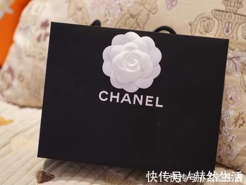 珍珠|香奈儿编织的珍珠梦,是否与当初的理念相违背?