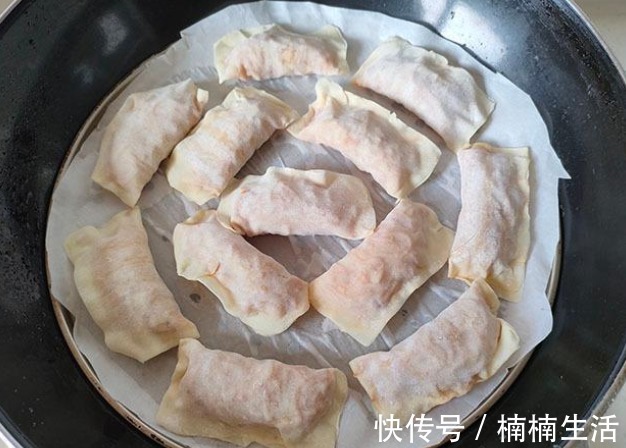 辣椒面|不煎不炸,包上馅锅里一蒸,皮薄馅足,吃着香