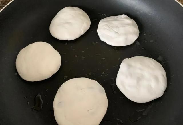 不加一点油，非常简单 0失败，外酥里糯越嚼越香，好吃到停不下来