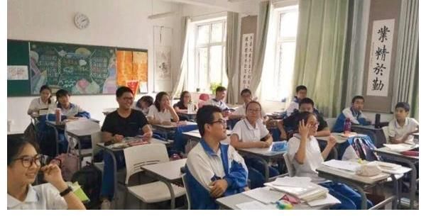 课本!《卖油翁》被选进课本,但是却把最后一句删了,你看它说了什么