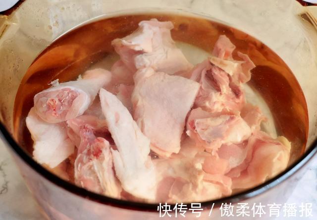 炒鸡块|炒鸡块时,牢牢记住“两泡”,鸡肉更嫩更香,教你正确做法