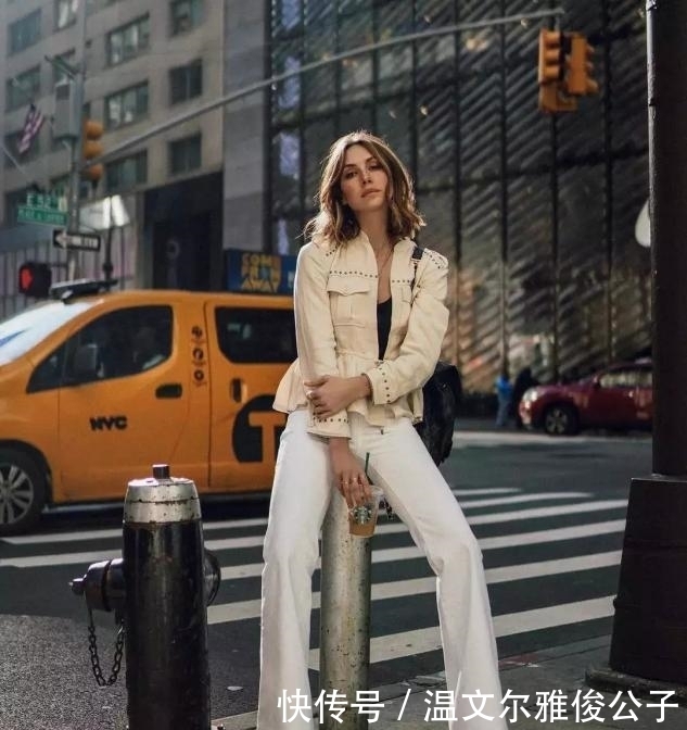 女人过了40岁，少穿“大妈装”，借鉴她的穿衣打扮，减龄又时髦