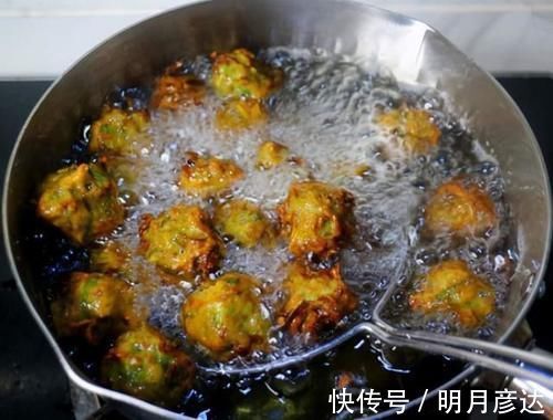 炸萝卜丸子,记住“1腌2拌3炸”技巧,不加一滴水,丸子放凉也脆