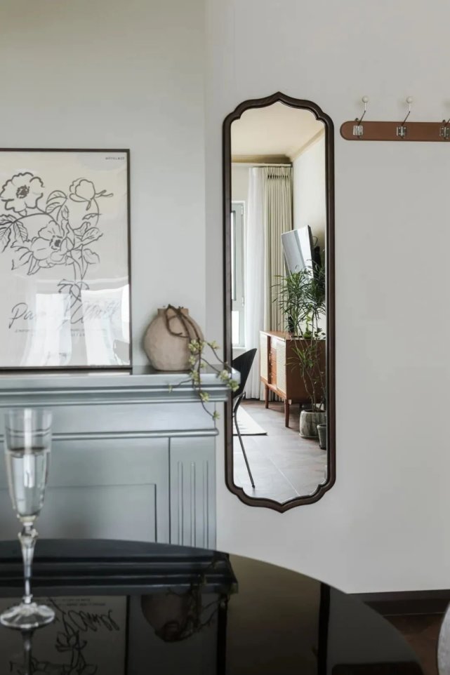 卫生间|57㎡复古法式风,玄关柜设计,改变入户正对卫生间,干区直接放外面