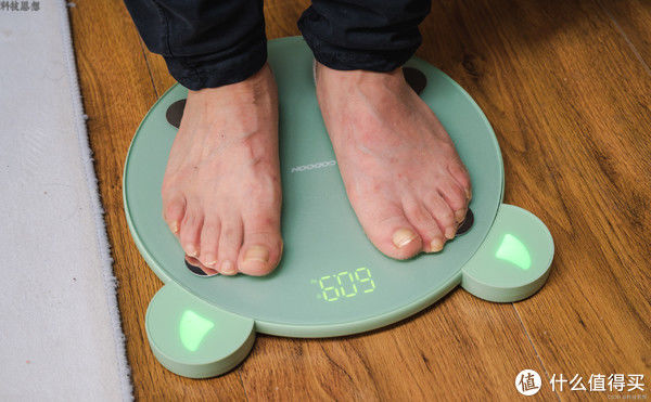 体重秤|智能家居 篇十二：科学健身的小帮手，随时全面了解健康状况，咕咚小魔瘦体脂秤体验