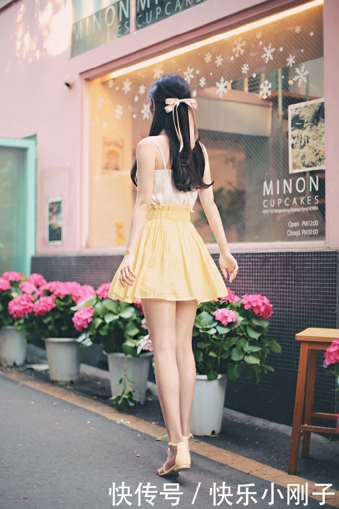 不挑身材的半身裙,自在搭配,秀出优雅娇俏的气质