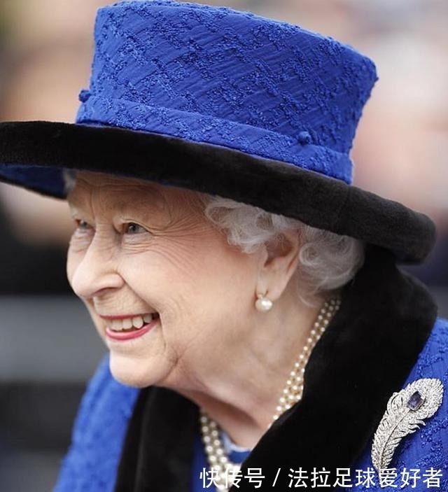 钻石 奢华的英国皇室胸针,是女王的最爱,款式简单却搭配出优雅贵气感