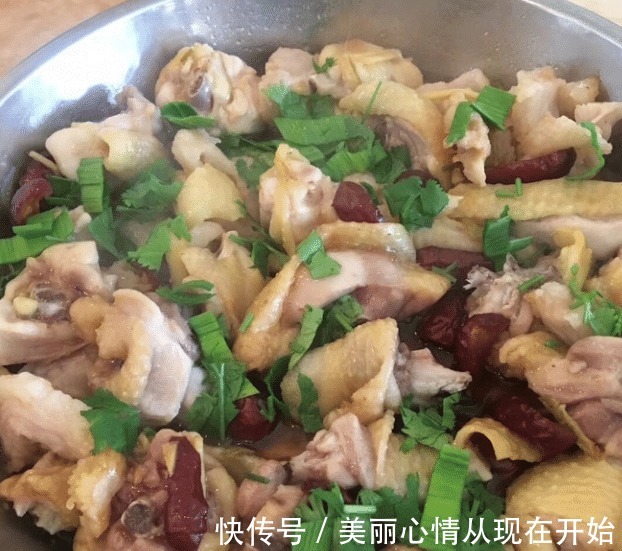 陈皮|夏天，吃广式蒸鸡，8分钟就能蒸好，鲜而嫩滑，还无一丝腥味