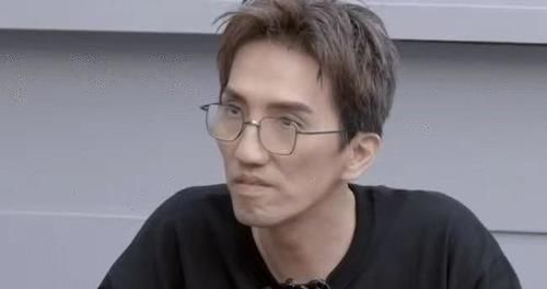 林志炫|《哥哥》二公，林志炫不小心“摔”进前4，他却拿到了“烦人卡”