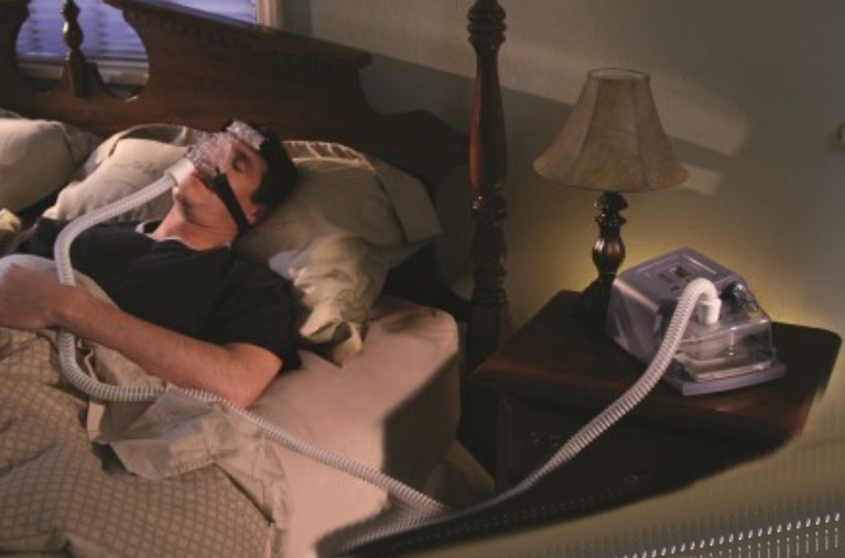 男孩|患上怪病的男孩,只要睡觉就会停止呼吸,被称为“水中仙的诅咒”