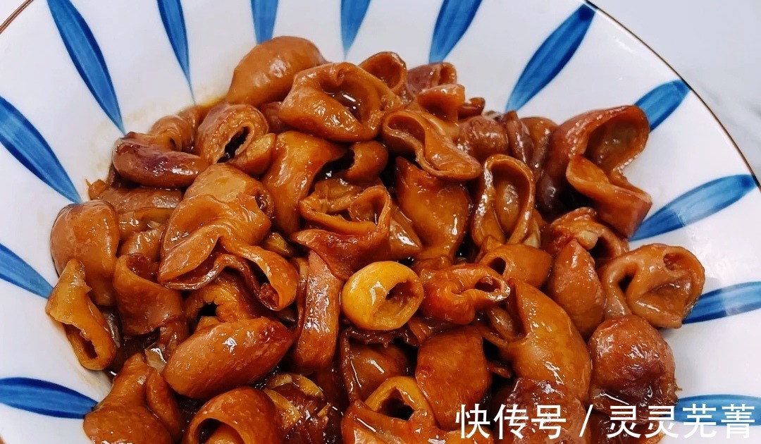 光看就知道非常好吃的家常小炒红烧肥肠，荷叶蒸鸡，糖醋排骨！