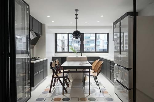 电视|她把客厅一分为二,家里多间房,再把电视请出家,生活简单又幸福