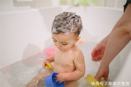 【家家母婴】遇到不爱洗头的宝宝怎么办？家长可以这样做！