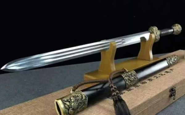 来头|乾隆的九龙宝剑是什么来头?为何被孙殿英挖出,五个人都惨死了?