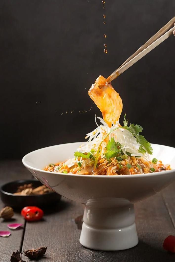 猪头肉下肚，江湖气上身