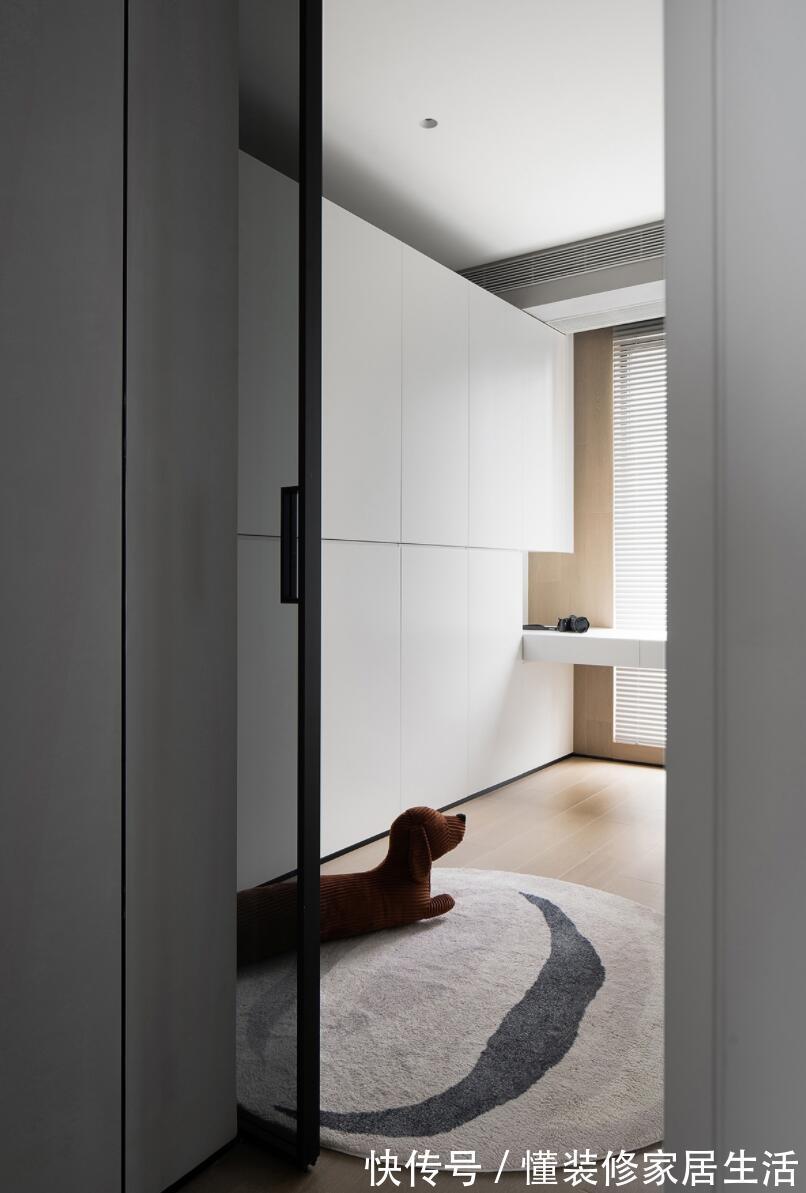 储物柜|为追求极简主义,她将新家装修得一尘不染,完工后太高级了