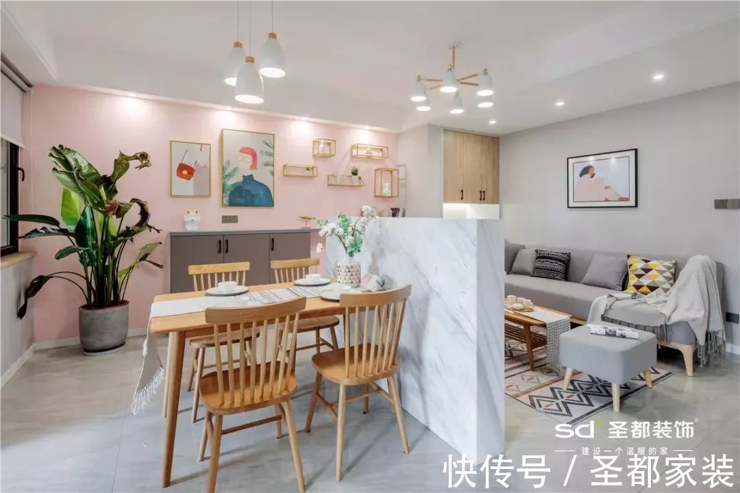 婚房|客餐厅一体+L型厨房设计,小户型婚房装修模板,温馨又甜蜜