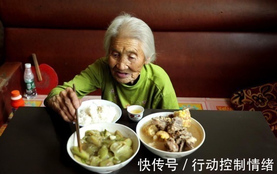 竖线|生命线长的易长寿其实以下四类人才会长寿,来看看有没有你!