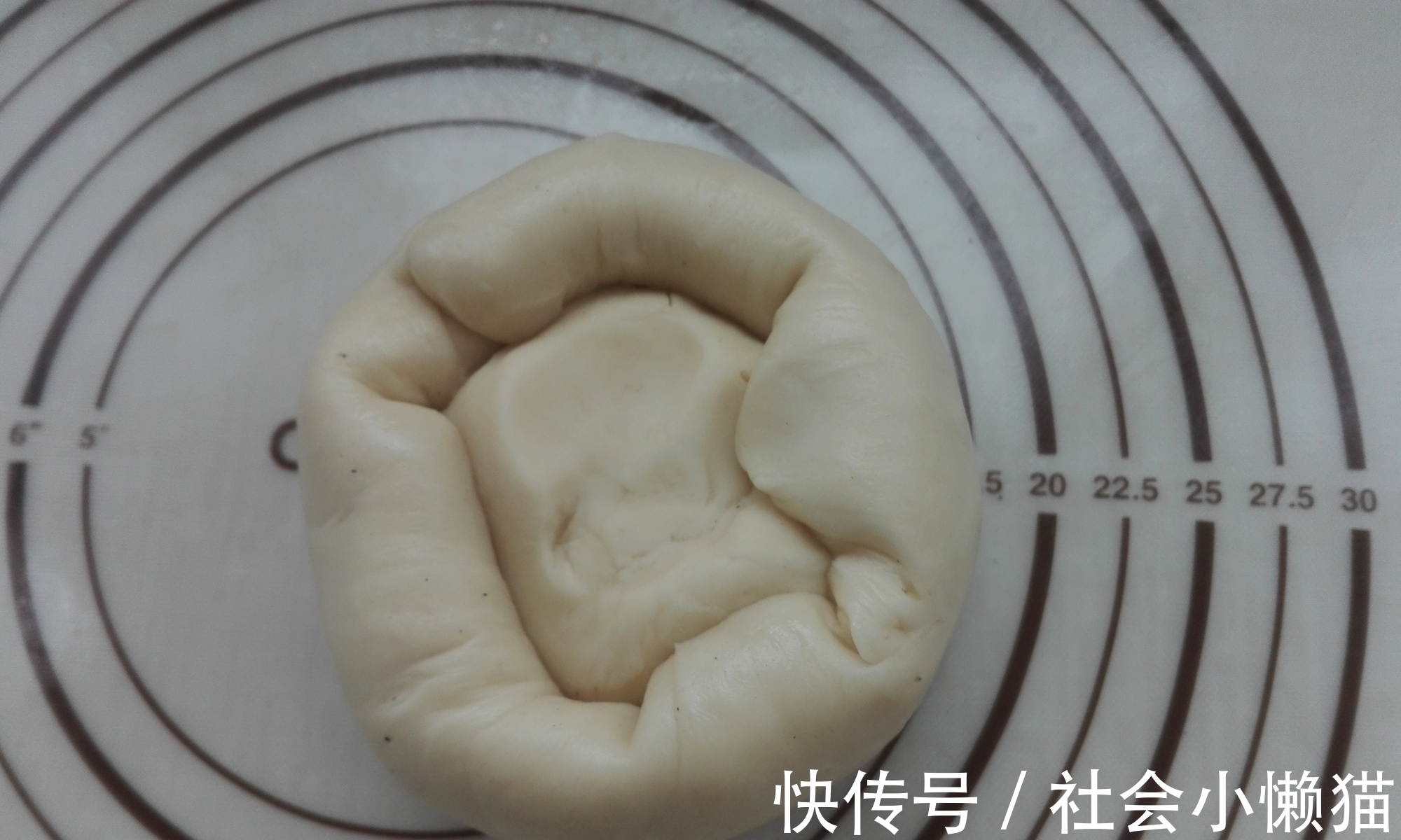 爱吃酥点快收藏，手一碰就掉渣，层次分明，放几天都酥香，别错过