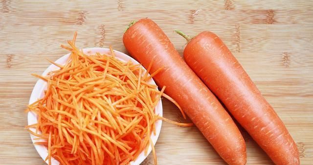 嘴下|爱喝酒的人:5种“下酒菜”最好少碰,为了健康,劝你嘴下留情