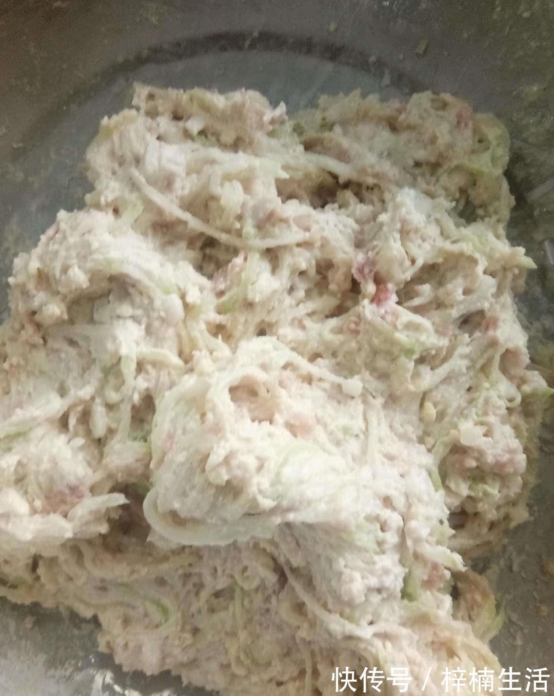 萝卜丸子|如何做好一道炸萝卜酥？焦香酥脆，一口咬下去，嚼在嘴里香在心头