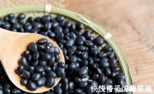 皮肤|黑豆和此物一起煮,每天吃一次,皮肤细腻了,白发变黑发