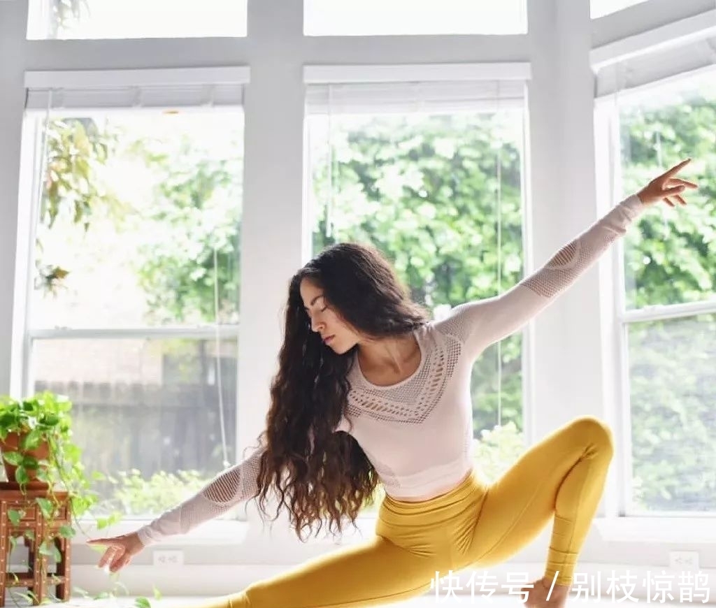 护肤品|每天瑜伽1小时，胜过千元护肤品！