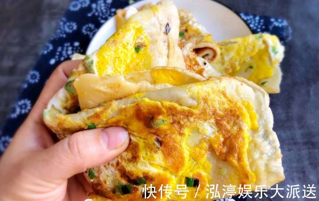 家人|巨好吃的早餐鸡蛋饼,10分钟做了3张,赶紧做给家人吃!