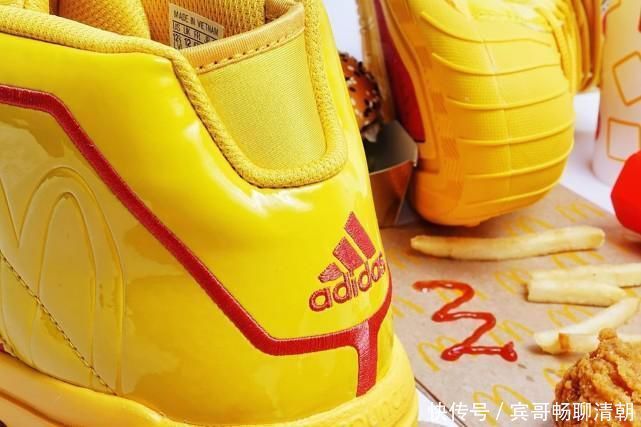 满分|当复古球鞋遇上麦当劳,这双外观吸睛度满分的联名鞋真馋人