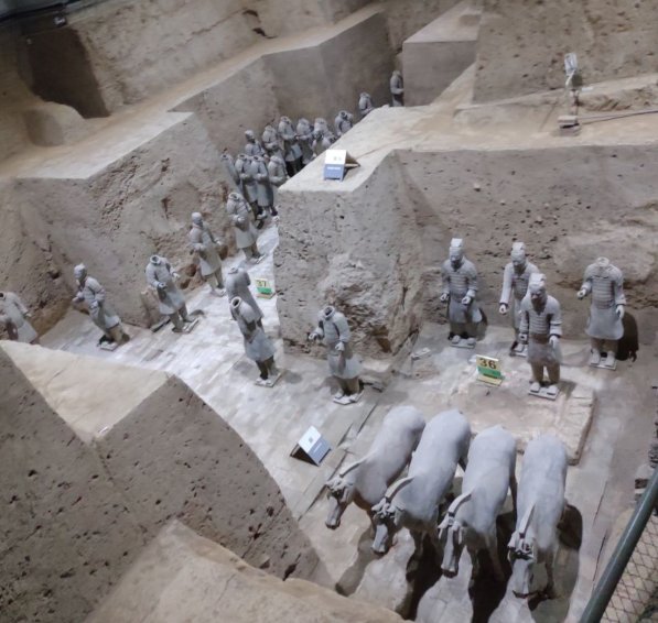 更何况|连小孩子都知道不花钱玩游戏太累,更何况是成年人呢?