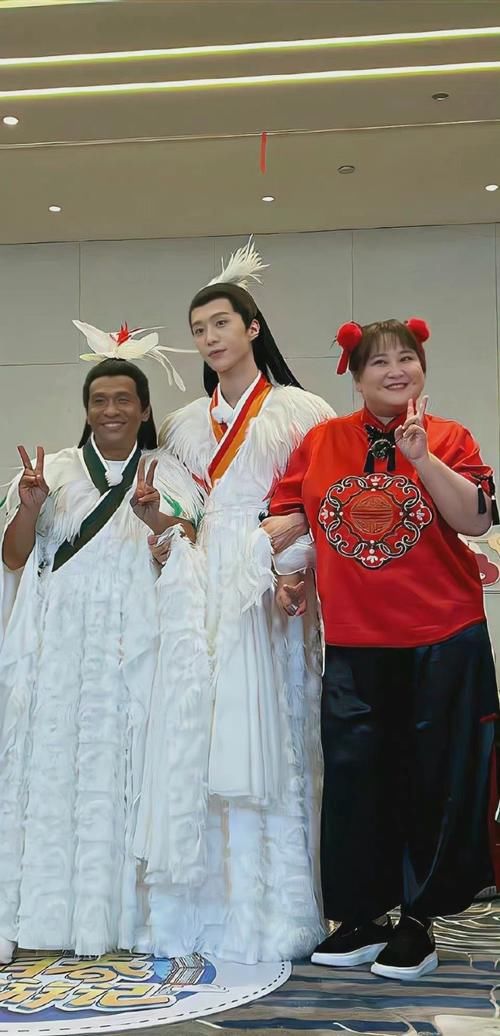 路透|《環(huán)游記3》范丞丞合照拍出名場面！全網(wǎng)拍不到楊洋的原因是這個