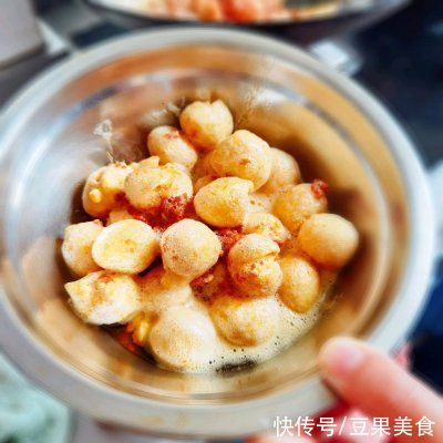 这道鹌鹑蛋烧鸡腿肉比大厨做的还好吃