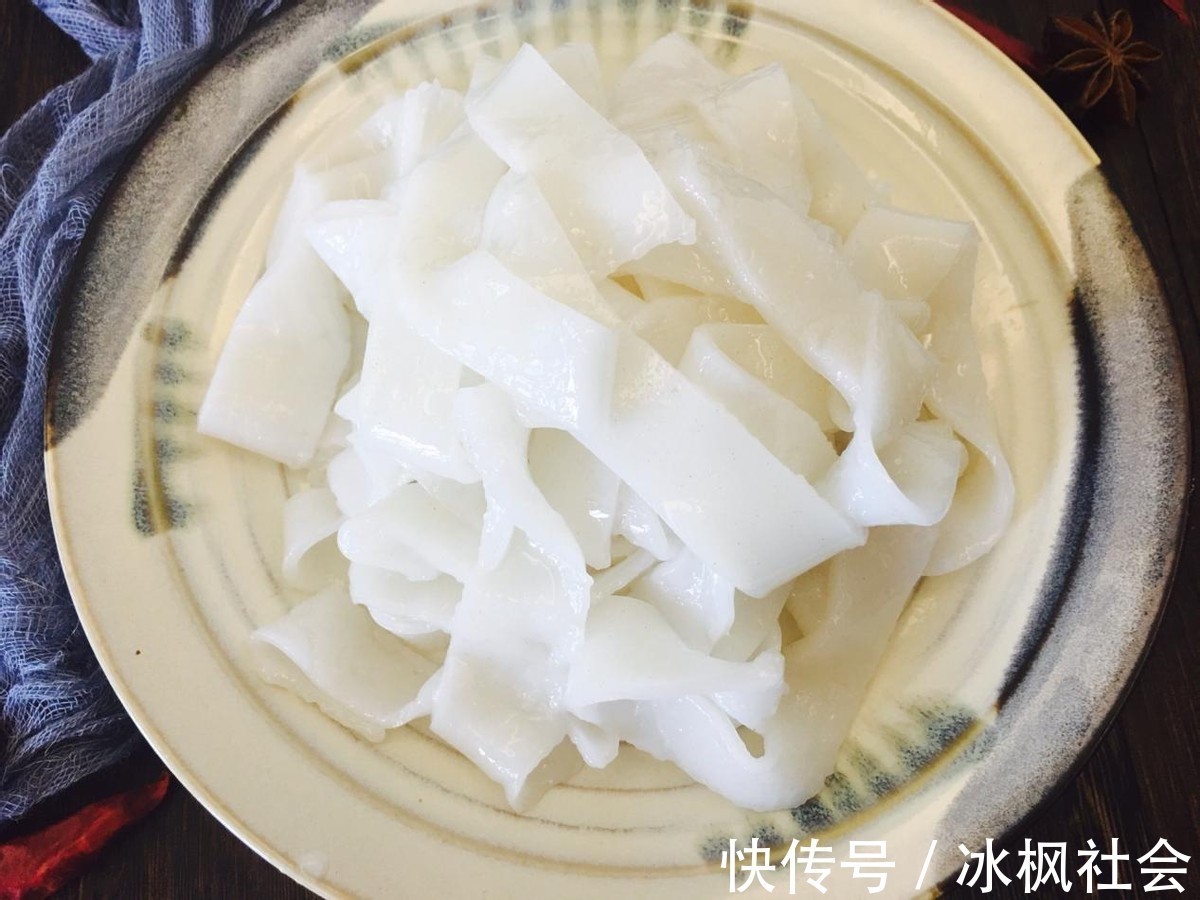 美味|自制美味凉皮,香辣开胃,太好吃了,再也不用出去吃了