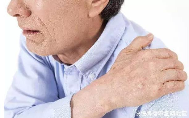 身体|不疼不痒查出肺癌大夫痛骂身体3处“疼痛”早已提醒过你